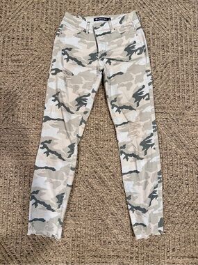 Tractr BLU Camo Jeans - Light Blue, Green & Gray